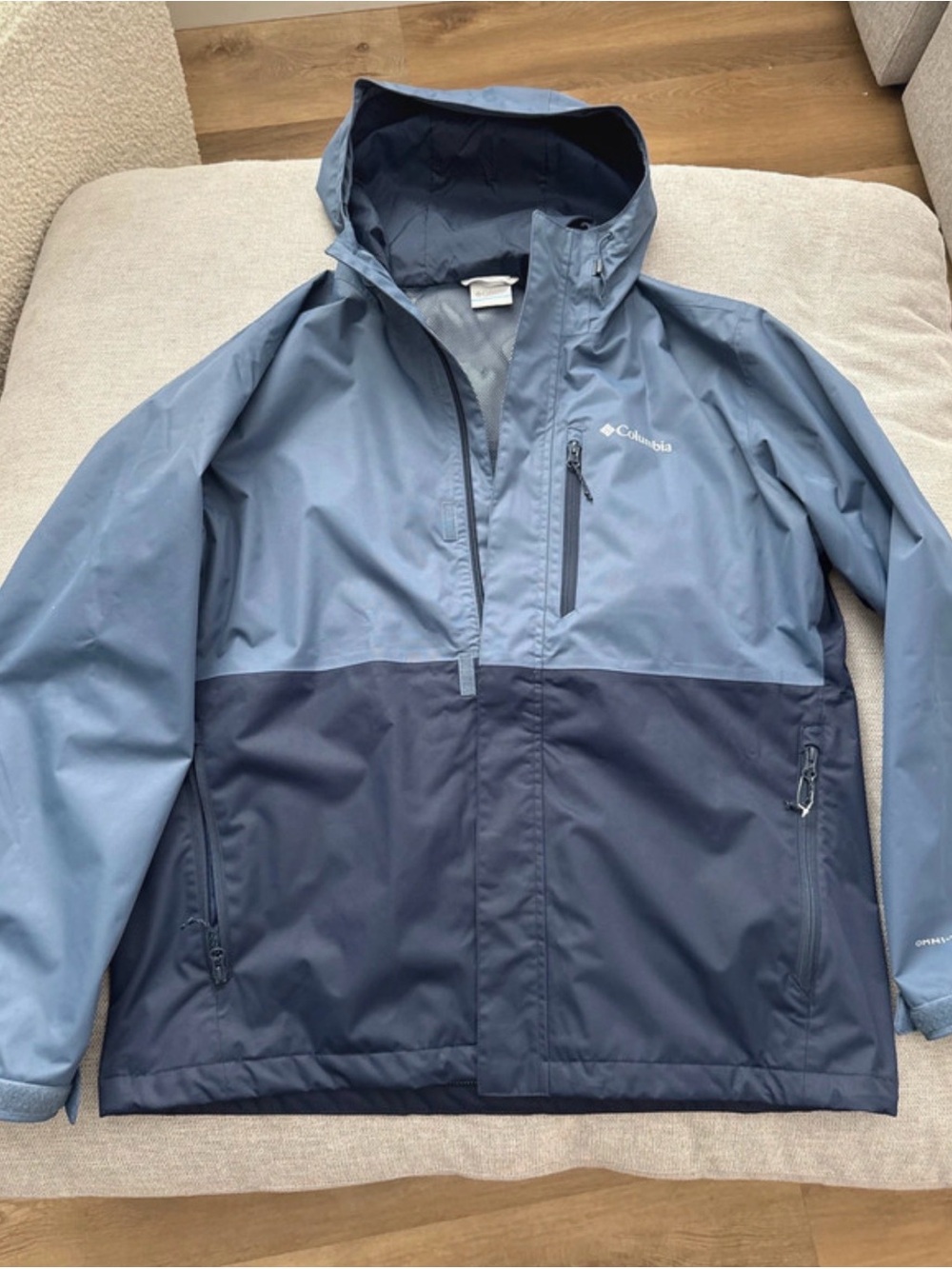 Columbia Men’s Two-Tone Blue Waterproof Jacket Size L